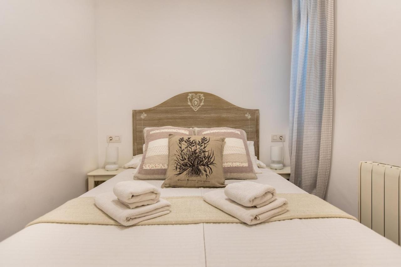 Pere Serafi 2 bedroom apartment Barcelona Exteriör bild
